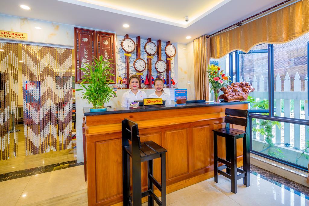 La Maison Danang Beach Hotel Екстериор снимка