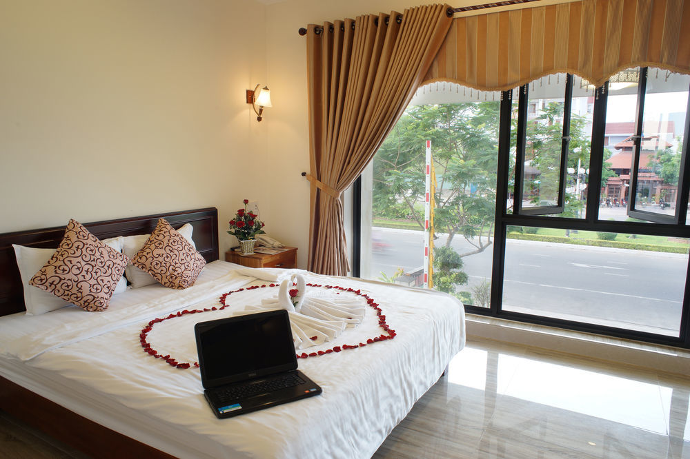 La Maison Danang Beach Hotel Екстериор снимка